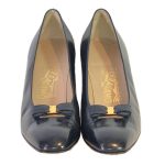 On sale pre-owned Salvatore Ferragamo Vintage Squared Toe Block Heels in navy, with matte gold-tone hardware.